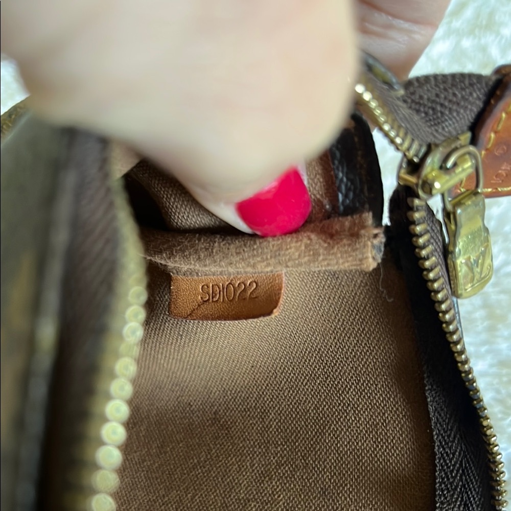 Louis Vuitton Brown Monogram Shoulder Bag with Gold Hardware Preloved - Picture 3 of 13